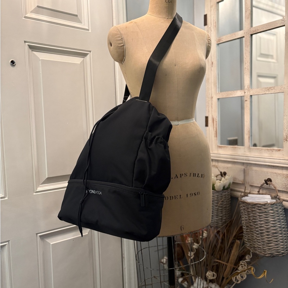 Beyond Yoga‎ Black Versatile Bag NWT